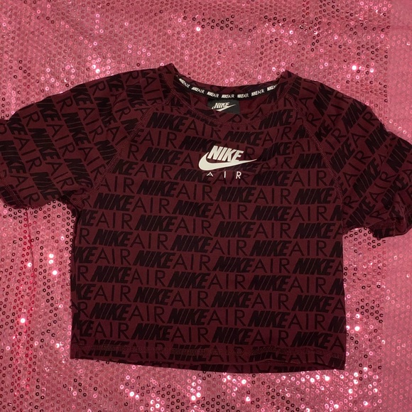 Nike Crop Top
